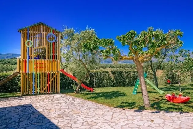 Villa, 4 Yatak Odası, Şömine