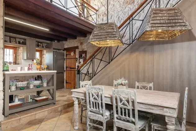 Villa, 4 Yatak Odası, Şömine