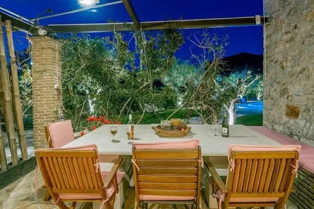 Villa, 4 Yatak Odası, Şömine