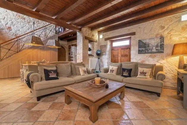 Villa, 4 Yatak Odası, Şömine