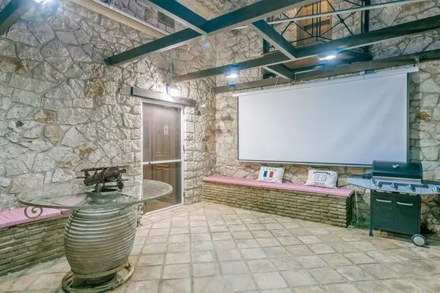 Villa, 4 Yatak Odası, Şömine