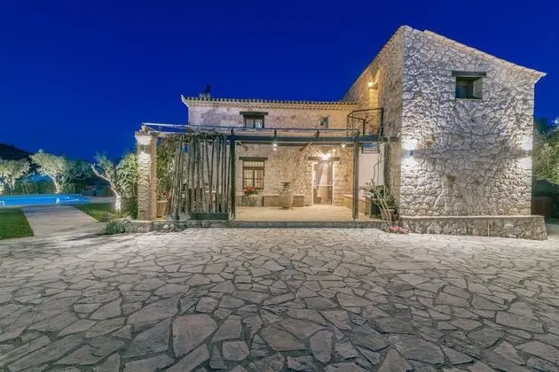 Villa, 4 Yatak Odası, Şömine