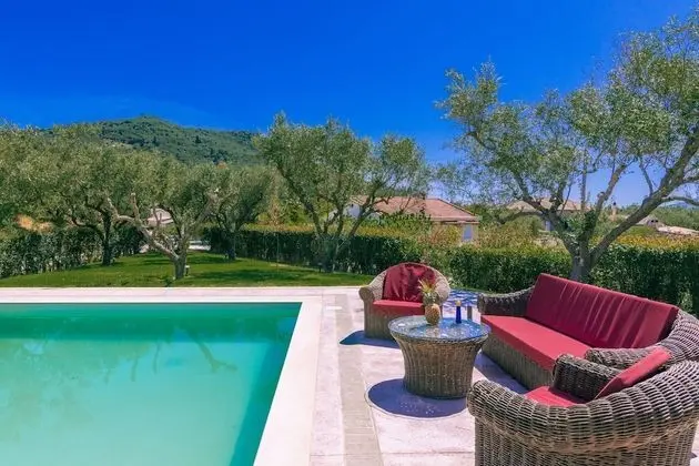 Villa, 4 Yatak Odası, Şömine