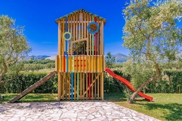 Villa, 4 Yatak Odası, Şömine