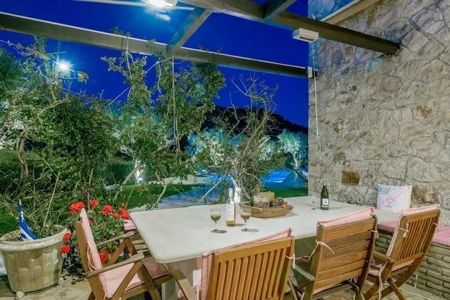 Villa, 4 Yatak Odası, Şömine