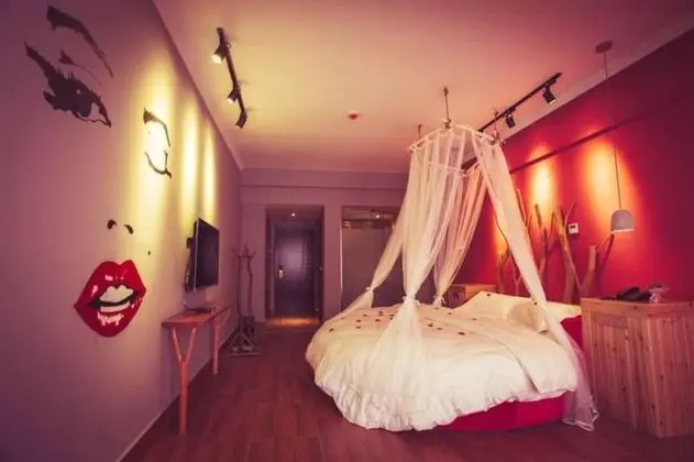 Romantic Tek Büyük Yataklı Oda