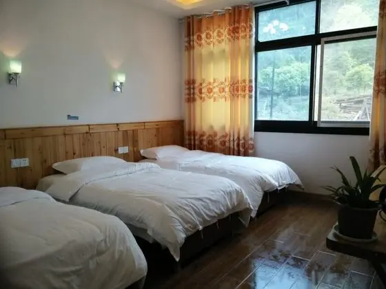 Üç Kişilik Oda