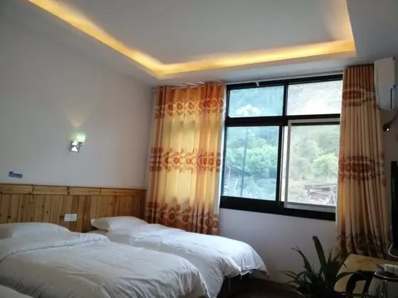 Üç Kişilik Oda