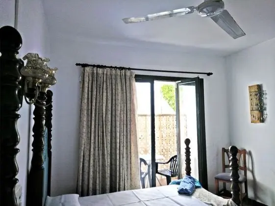 Tek Büyük veya İki Ayrı Yataklı Oda, Balkon
