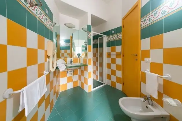 Classic Tek Büyük veya İki Ayrı Yataklı Oda