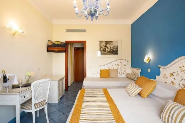 Tek Büyük veya İki Ayrı Yataklı Oda, Balkon