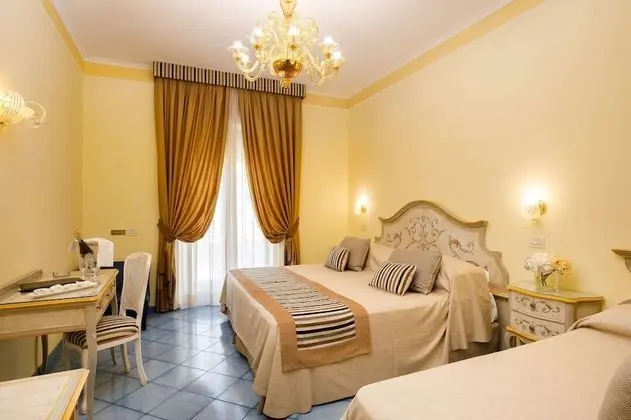 Üç Kişilik Oda, Balkon, Deniz Manzaralı