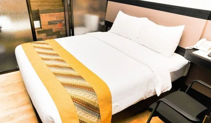 Joy Double or Twin Room (Breakfast Included)