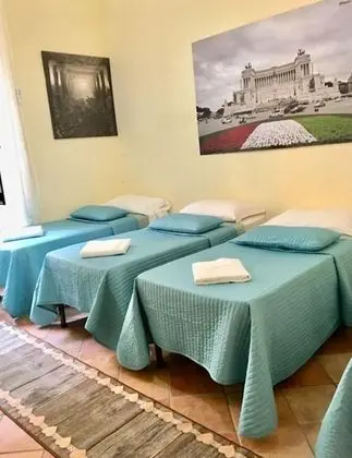 Ortak Ranzalı Oda, 1 Tek Kişilik Yatak