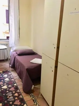 Ortak Ranzalı Oda, 1 Tek Kişilik Yatak