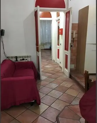 Ortak Ranzalı Oda, 1 Tek Kişilik Yatak