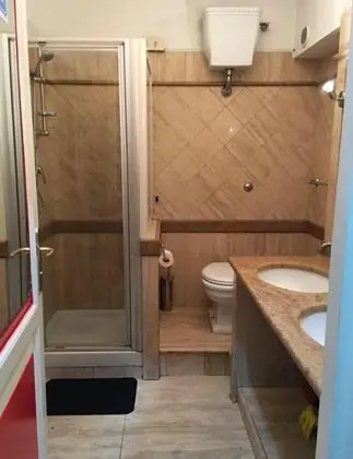 Ortak Ranzalı Oda, 1 Tek Kişilik Yatak