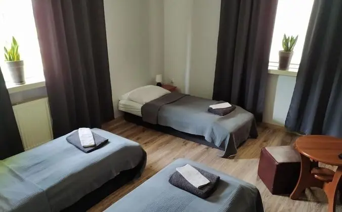 Standard Üç Kişilik Oda (2)