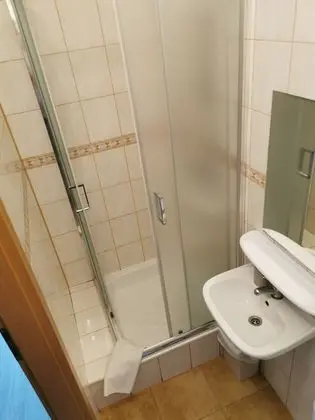 Standard Üç Kişilik Oda (2)