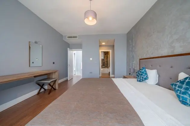 https://images.etstur.com/imgproxy/resize/2560x1440/files/images/hotelImages/etsrooms/183/Zigana_Resort_Alacati_20240812132637_0.jpg