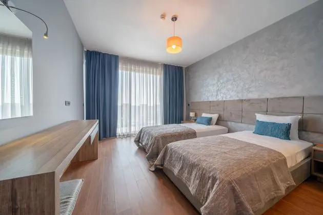 https://images.etstur.com/imgproxy/resize/2560x1440/files/images/hotelImages/etsrooms/183/Zigana_Resort_Alacati_20240812132637_13.jpg