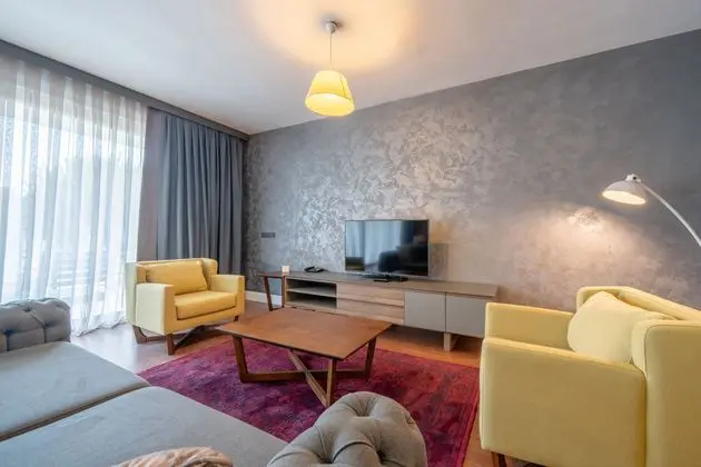 https://images.etstur.com/imgproxy/resize/2560x1440/files/images/hotelImages/etsrooms/183/Zigana_Resort_Alacati_20240812132637_9.jpg