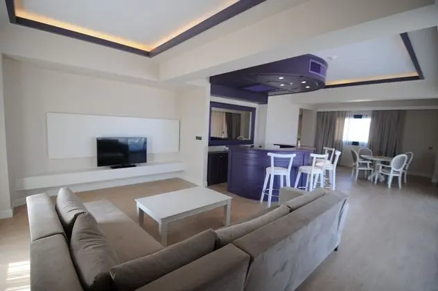 https://imagessl.etstur.com/files/images/hotelImages/TR/92881/l/Zigana-Resort-Alacati-Oda-259174.jpg