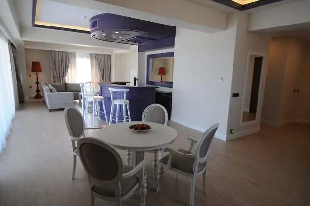 https://imagessl.etstur.com/files/images/hotelImages/TR/92881/l/Zigana-Resort-Alacati-Oda-259175.jpg