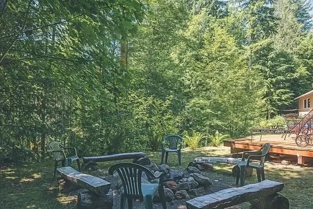 Kulübe, Birden Çok Yatak (Zigzag Mountain Lodge)