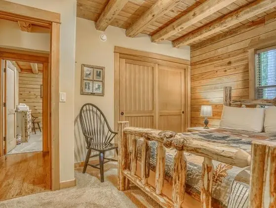 Kulübe, Birden Çok Yatak (Zigzag Mountain Lodge)