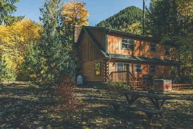 Kulübe, Birden Çok Yatak (Zigzag Mountain Lodge)