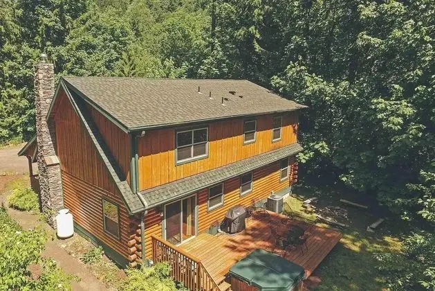 Kulübe, Birden Çok Yatak (Zigzag Mountain Lodge)