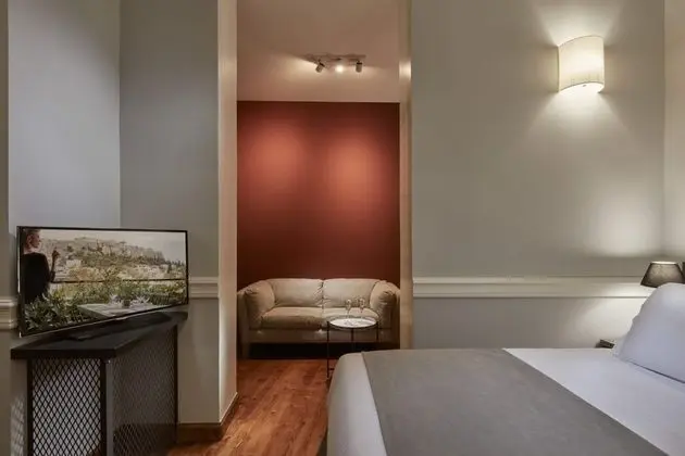 Standard Double Room (Interior Corridor)