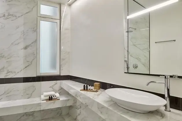 Superior Tek Büyük Yataklı Oda (Acropolis View)