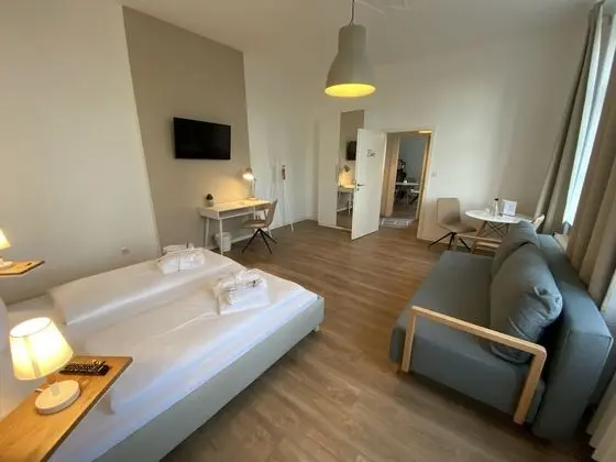 Tek Büyük Yataklı Oda, Ortak Banyo (Nr. 1)