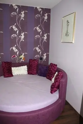 Tek Büyük veya İki Ayrı Yataklı Oda, 2 Tek Kişilik Yatak, Özel Banyo, Asma Kat