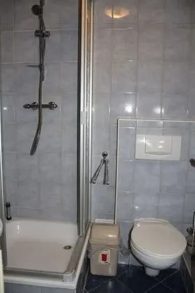 Tek Büyük veya İki Ayrı Yataklı Oda, 2 Tek Kişilik Yatak, Özel Banyo, Asma Kat