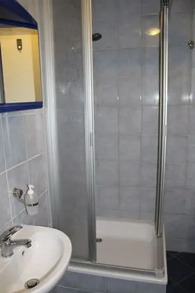 Tek Büyük Yataklı Oda, 1 Çift Kişilik Yatak, Özel Banyo, Asma Kat