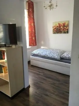 Üç Kişilik Oda