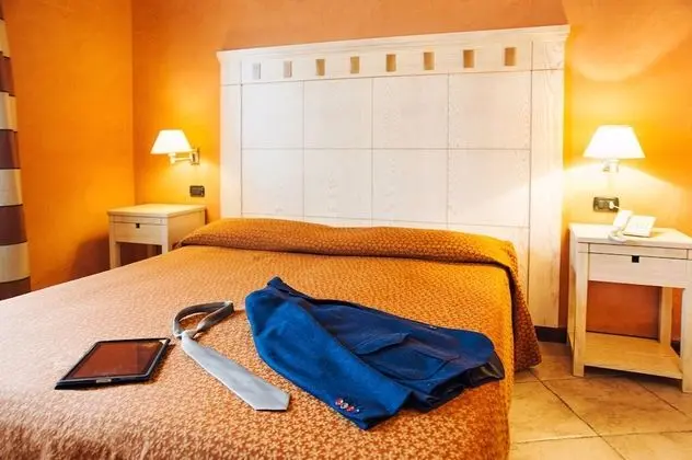 Tek Büyük Yataklı Oda, 1 Çift Kişilik veya 2 Tek Kişilik Yatak, Balkon, Havuz Manzaralı