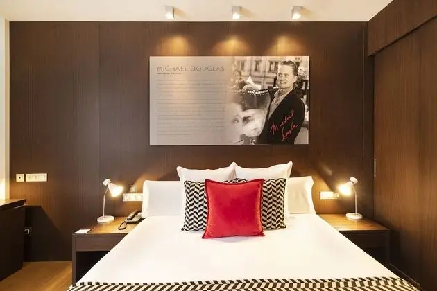 Standard Tek Büyük Yataklı Oda