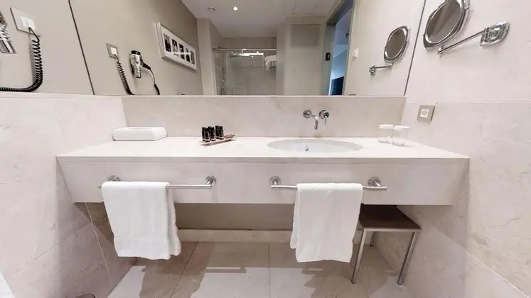 Standard Tek Büyük Yataklı Oda