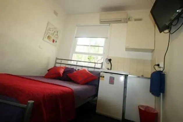 Tek Büyük Yataklı Oda, Ortak Banyo