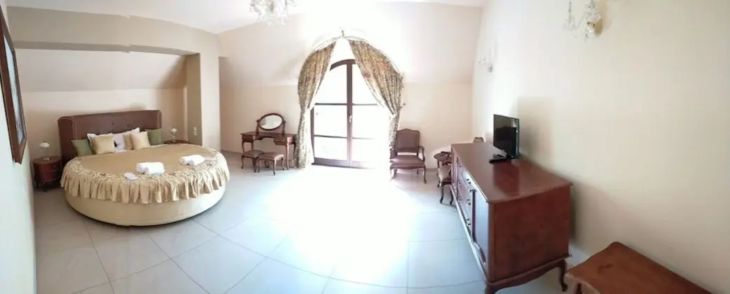 Royal Tek Büyük Yataklı Oda