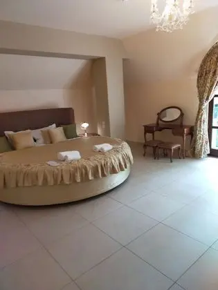 Royal Tek Büyük Yataklı Oda