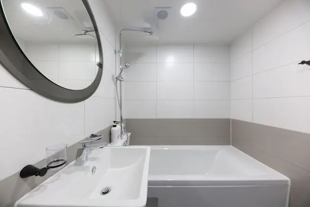 Süit (Styler Steam Clothing Care System)