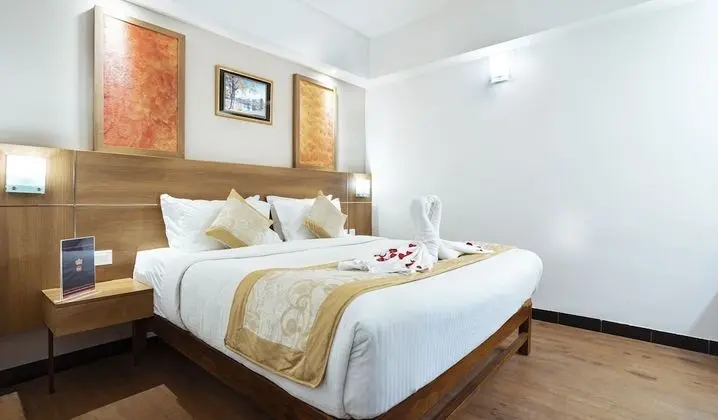 Deluxe Oda, 1 Büyük (Queen) Boy Yatak, Sigara İçilebilir, Şehir Manzaralı