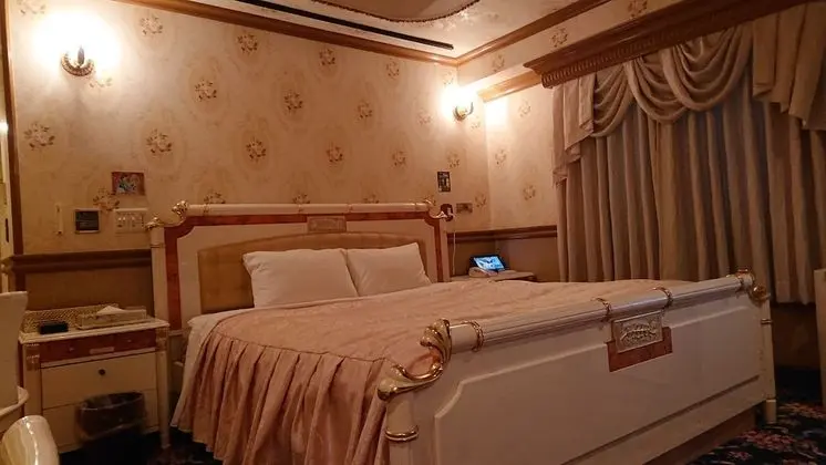 Tek Büyük Yataklı Oda (A)