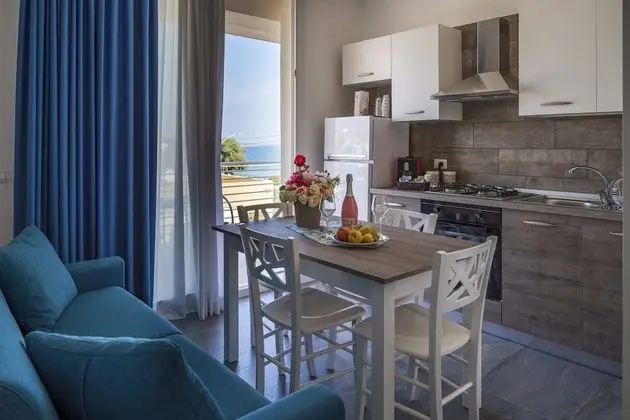 Family Apart Daire, Birden Çok Yatak, Denize Bakan (Zircone Apartment On Sea Shore)