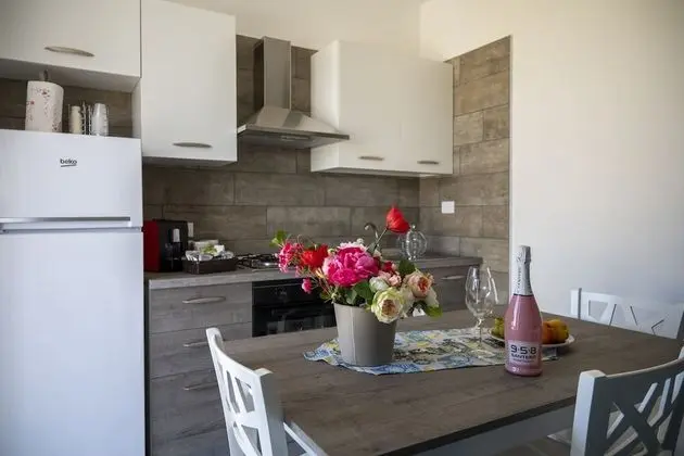 Family Apart Daire, Birden Çok Yatak, Denize Bakan (Zircone Apartment On Sea Shore)